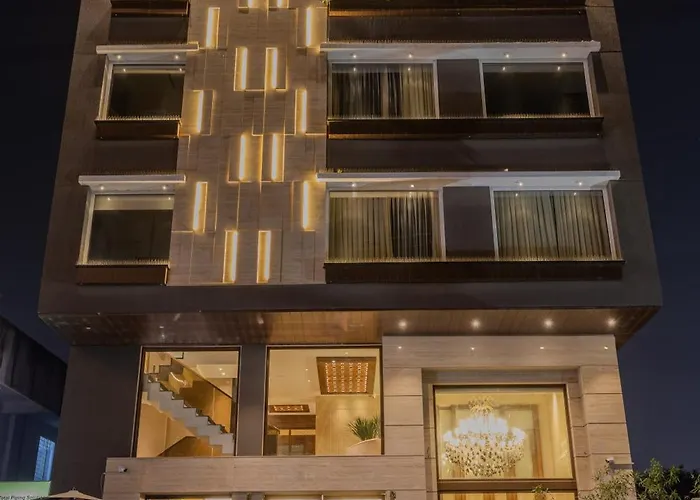 Hotel Golden Aura Indore