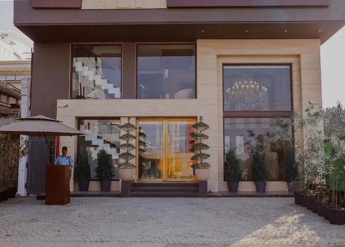 Hotel Golden Aura Indore