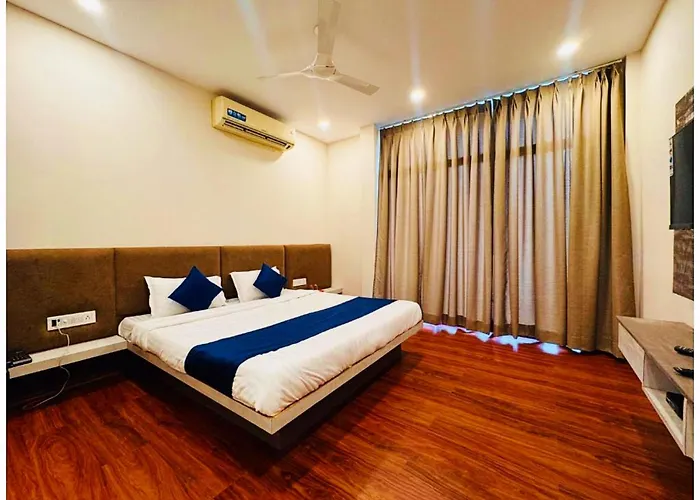 Sea Beach Hotel K I N G R E S O R T Near Sea Beach And Garden Puri