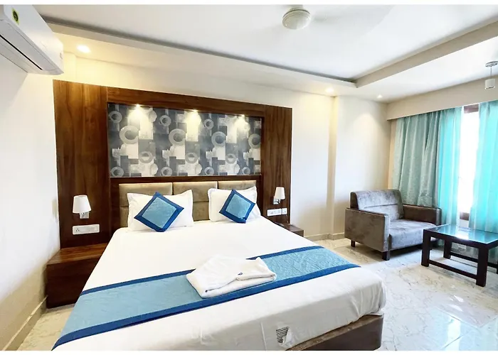 Puri Hotel A M B I K A - P A L A C E Near Sea Beach And Temple
