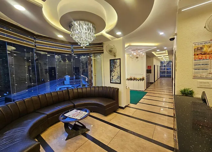 Hotel Kasauli View !! Balcony Rooms ! Terrace ! Restaurant ! Main Highway ! Garden !!