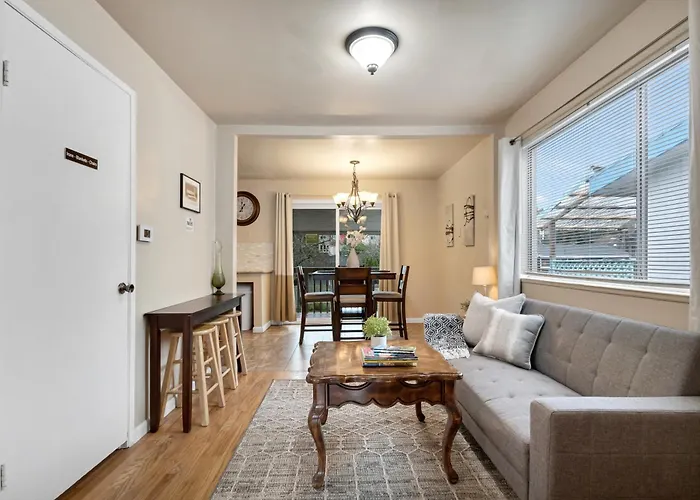 Brighton Entire Home Near Park & Light Rail Seattle