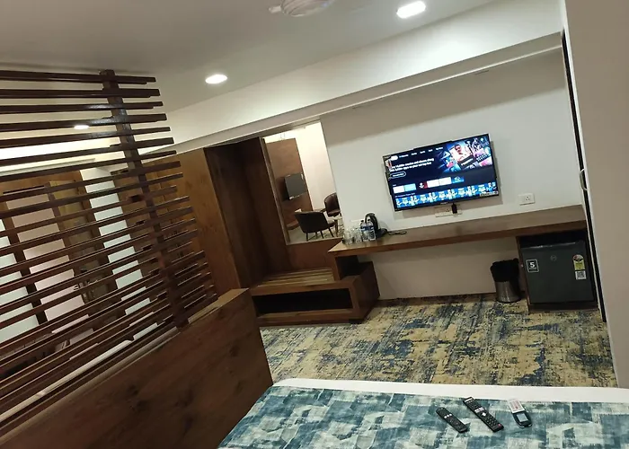 Hotel Dakshin Grandeur Navi Mumbai
