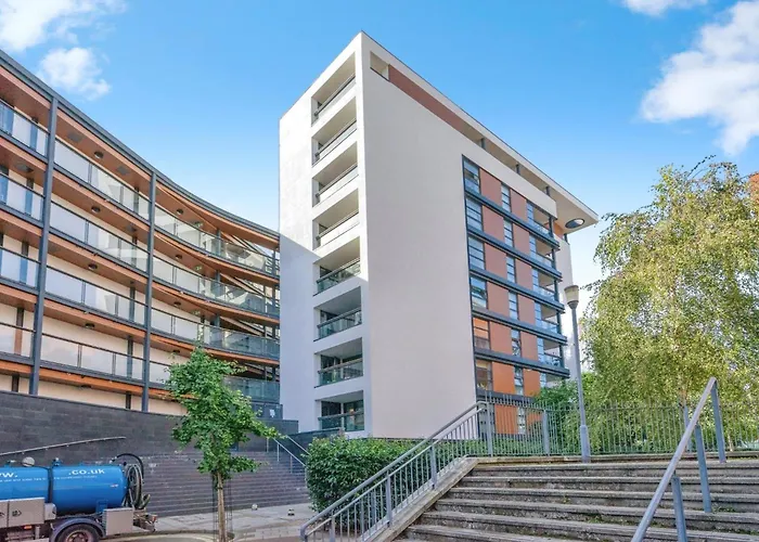 Deluxe Entire Apartment With 2X Bedrooms, 2X Bathrooms And A Big Living Room In The Olympic Park And Westfield At Stratford London