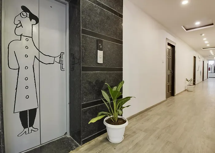Super Townhouse 359 Begumpet Near Hyderabad Central