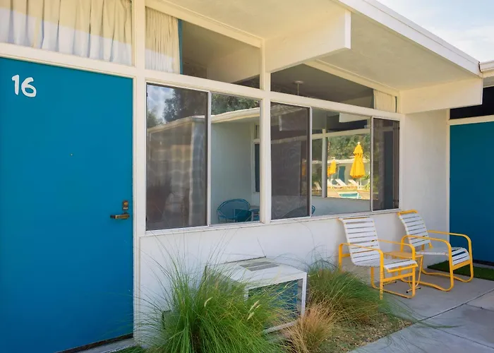 The Monkey Tree By Avantstay Palm Springs