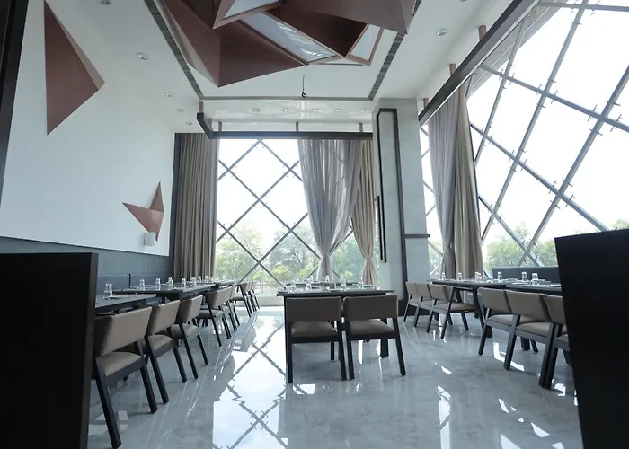 Ratnapriya Hotel And Resort Ujjain
