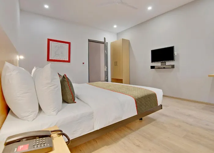 Hotel King Plaza Near Igi Airport New Delhi