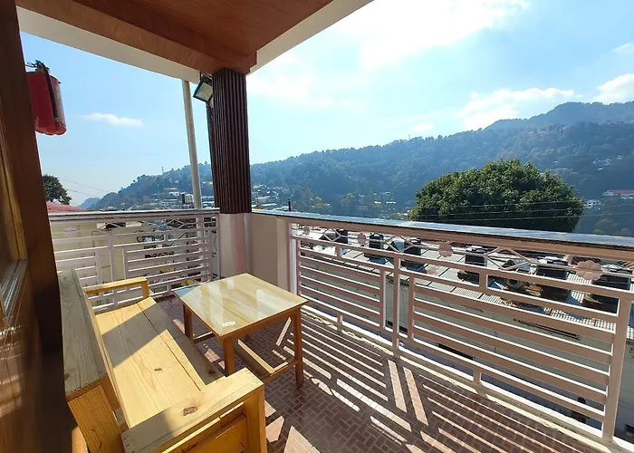 A Premium Hotel Sangita Palace - A Luxury Room With Lake View And Balcony - With Newly Decorated - Wifi - Room Service - Parking Available - Best Luxury Hotel In Nainital