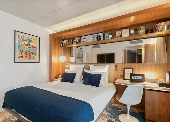 Card Hotel Paris