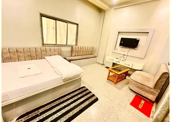 Hotel Prakash Guest House ! Varanasi ! Fully-Air-Conditioned Hotel At Prime Location With Off Site Parking Availability, Near Kashi Vishwanath Temple, And Ganga Ghat