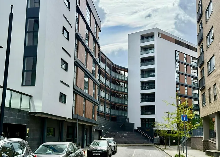 Deluxe Entire Apartment With 2X Bedrooms, 2X Bathrooms And A Big Living Room In The Olympic Park And Westfield At Stratford London