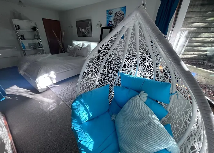 Breakfast At Tiffanys Bed & Breakfast Queenstown