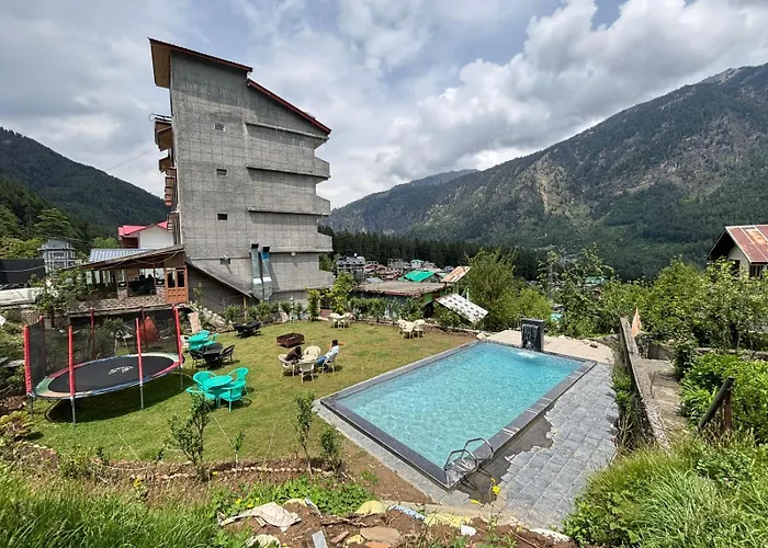 Hotel Smugglers Mountain View - Central Heated & Air Cooled Manali 