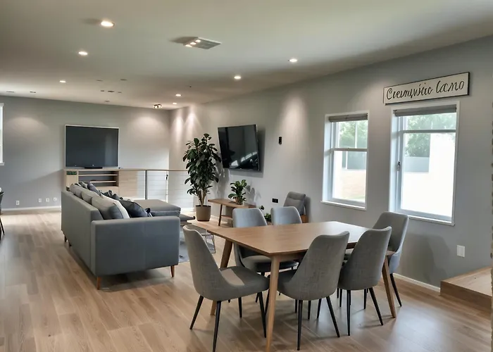 Hollywood Homes Free Parking Close To All Things La Los Angeles