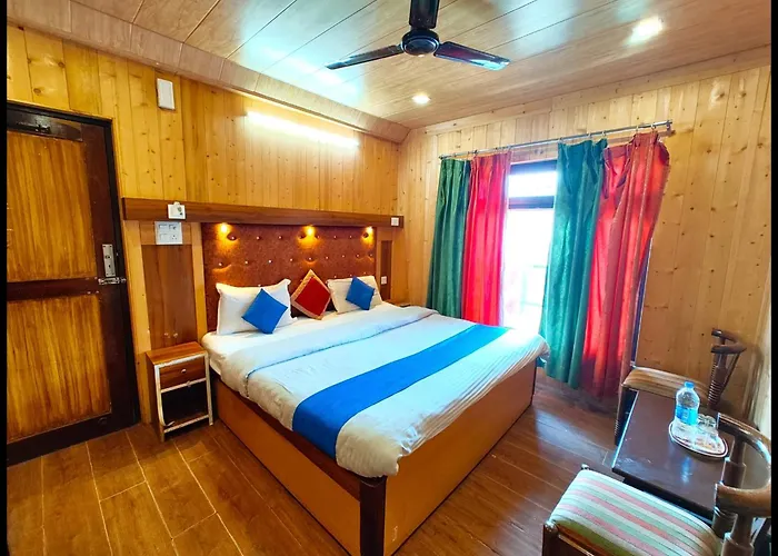Lake View Shree # Chinar Hotel Near Lake - A Luxury Collection Of Hotel Nainital