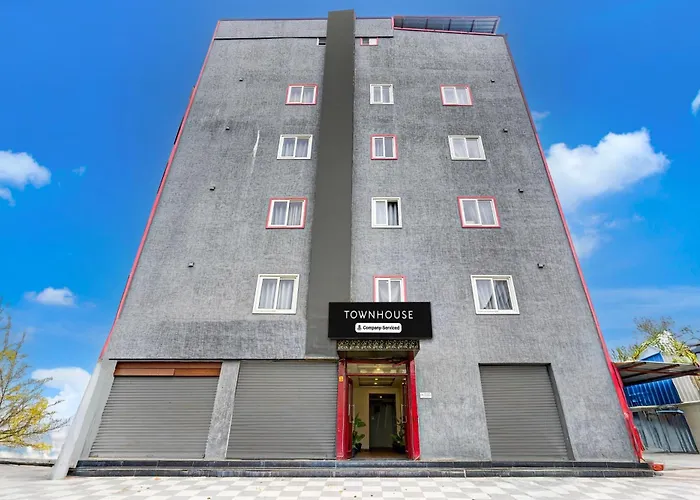 Super Townhouse Tirupati Hotel