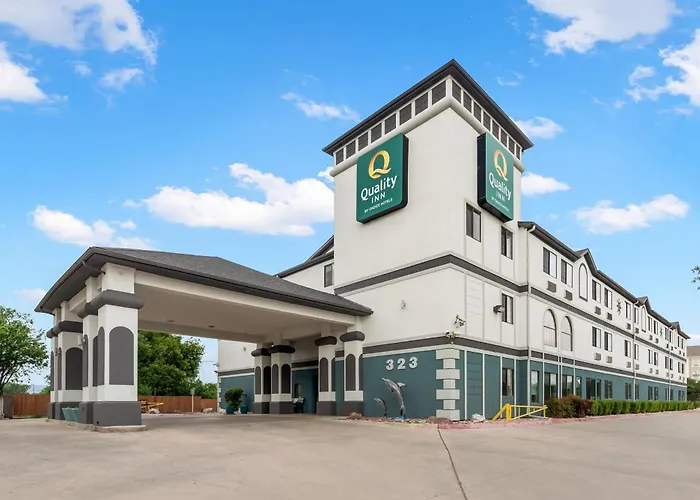 Quality Inn Near Seaworld - Lackland San Antonio