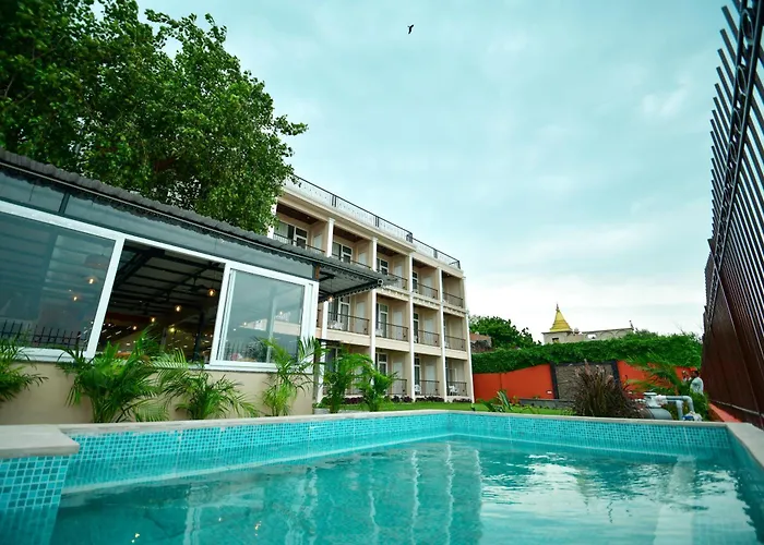 Hotel Aviral Ganga Varanasi