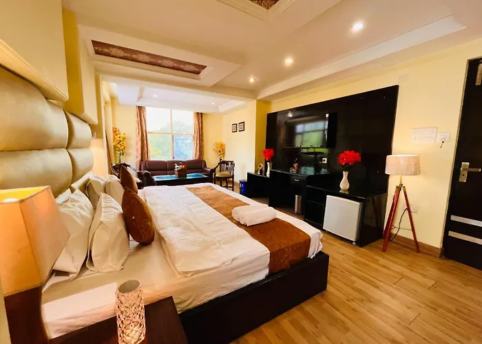 Reo Classic, Near Haridwar Railway Station & Bus Stand