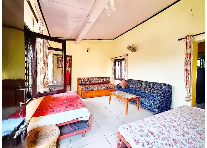 A Premium Hotel Blue - Moon Near Lake And Temple - Hygiene & Spacious Room - Best Hotel In Bhimtal