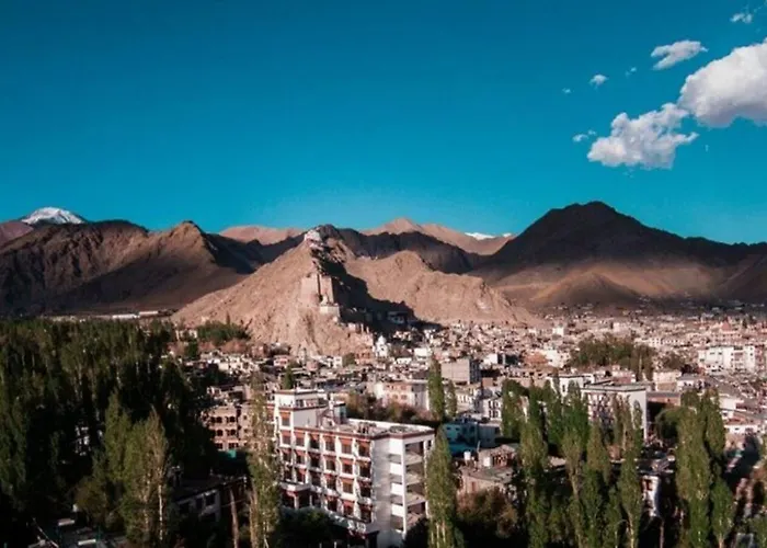 Tsokar Retreat Hotel Leh