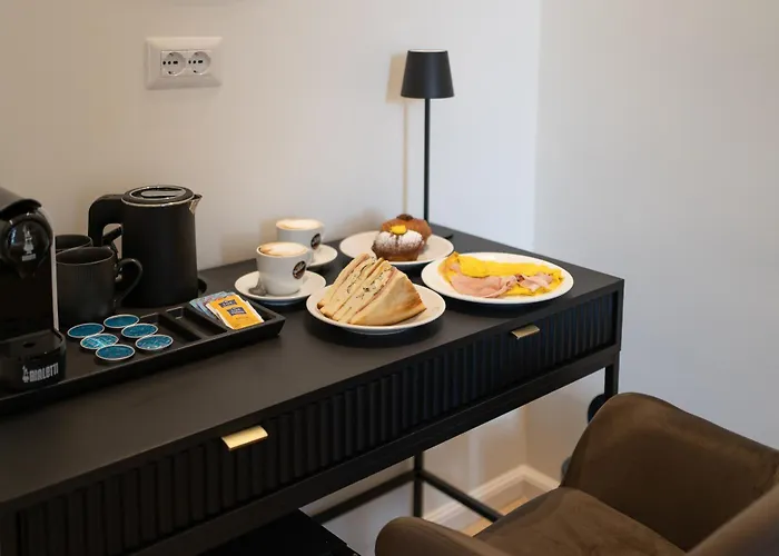 Romart Luxury Rooms