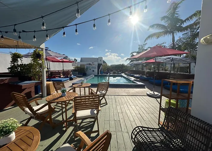 Maxine'S Dorset Catalina Hotel Miami Beach