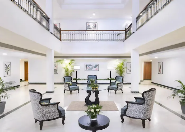 The Avenue Center Hotel Kochi