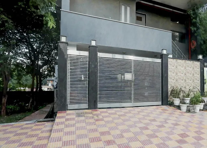 Townhouse Rohini Sector 24 Hotel Delhi 