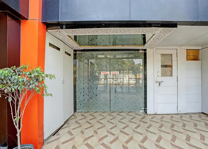 Super Hotel O Hyderabad Gate Iit Bhu Varanasi