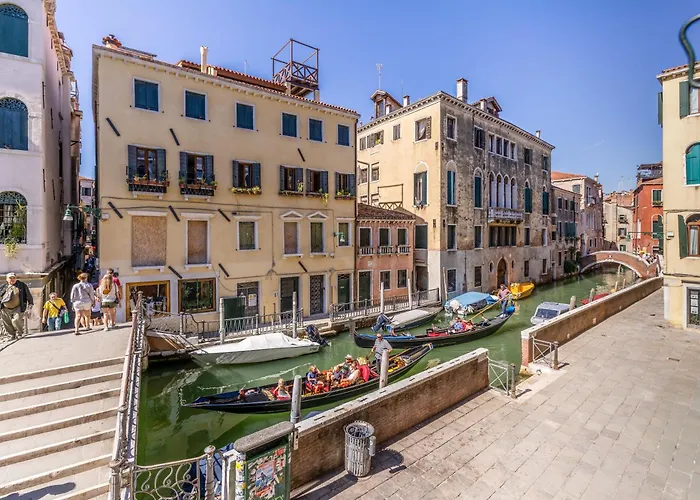 Palazzo San Firmino Suite Canal View Venice