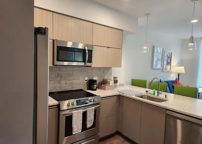 Urban Gorgeous Hollywood Living With Rooftop Views And Bbq, Gym Los Angeles