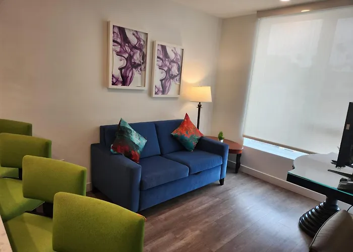 Urban Gorgeous Hollywood Living With Rooftop Views And Bbq, Gym Los Angeles