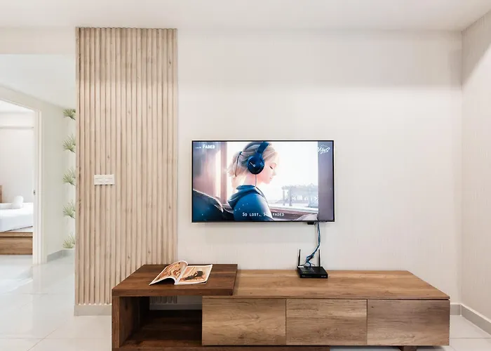 Smile Home - Soho Apartment Balcony - Modern Comfortable Ho Chi Minh City