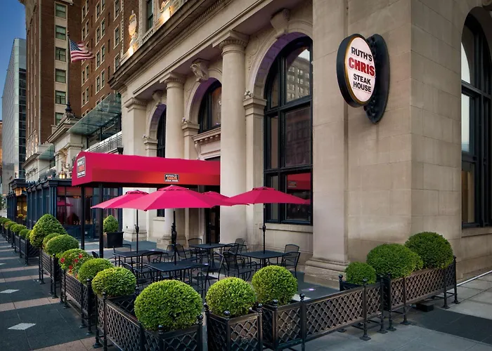 Amway Grand Plaza Hotel, Curio Collection By Hilton Grand Rapids