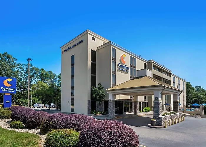 Comfort Inn & Suites Durham Near Duke University