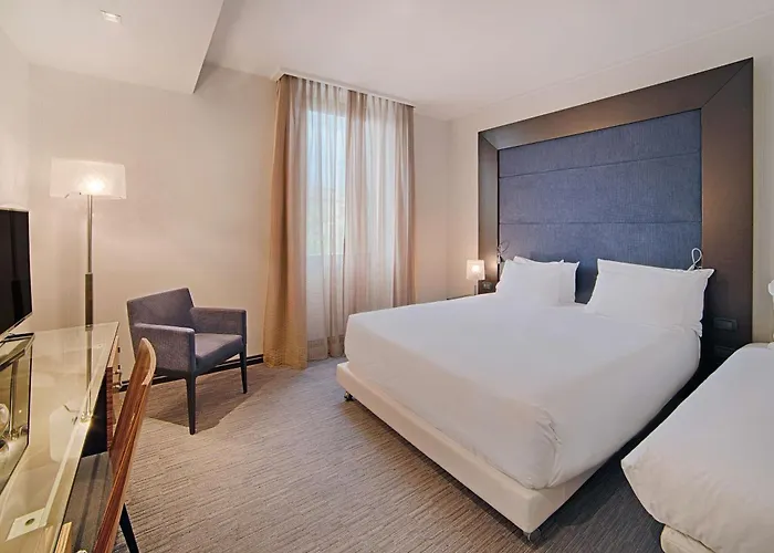 Nh Siena Hotel