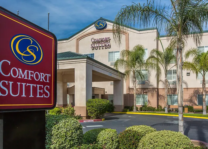 Comfort Suites Fresno River Park