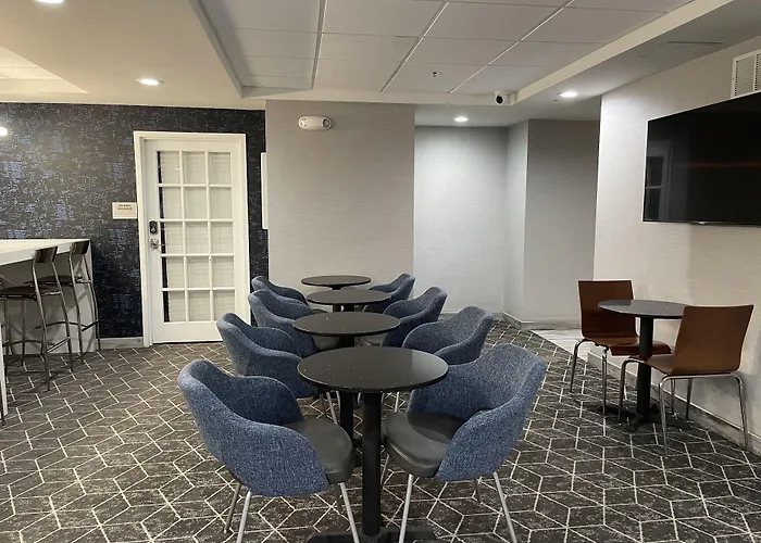Clarion Pointe Charlottesville