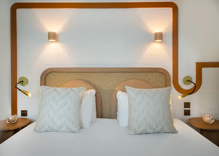 Hotel Le Monna Lisa By Inwood Hotels Paris