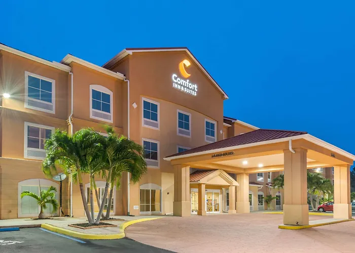 Comfort Inn & Suites Fort Myers Airport Gateway