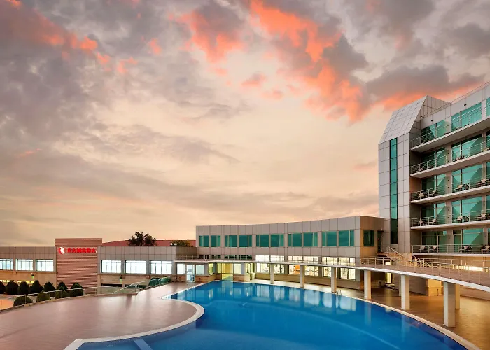 Ramada By Wyndham Baku Hotel