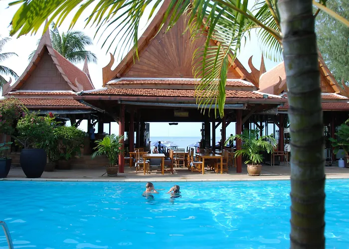 White House Beach Resort Koh Samui