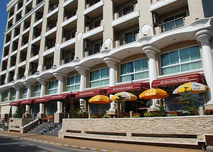 Metro Point Bangkok Hotel