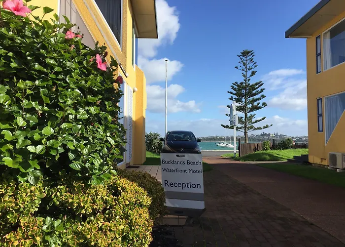 Bucklands Beach Waterfront Motel Auckland