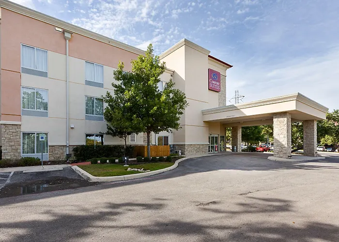 Comfort Suites Medical Center Near Six Flags San Antonio
