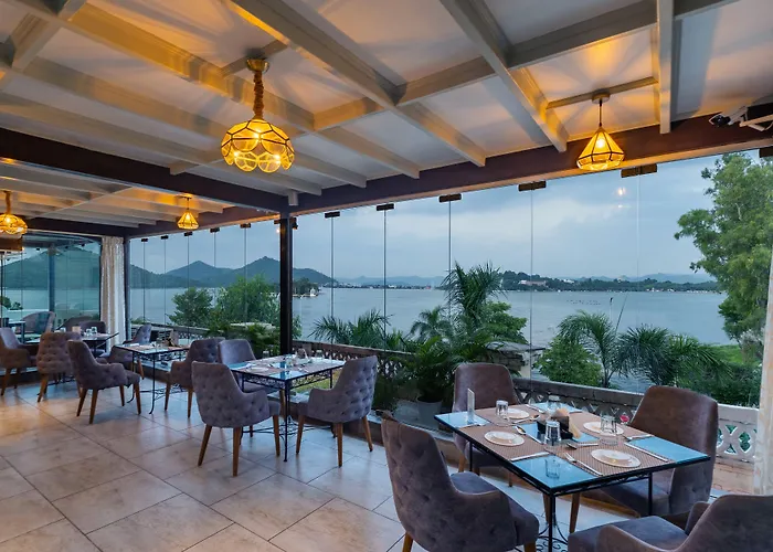 Panna Vilas - A Lake Facing Boutique Hotel Udaipur