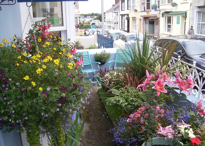 Langdon Villa Guest House Tenby