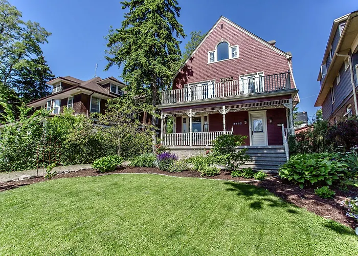 Redwood Bed And Breakfast Niagara Falls